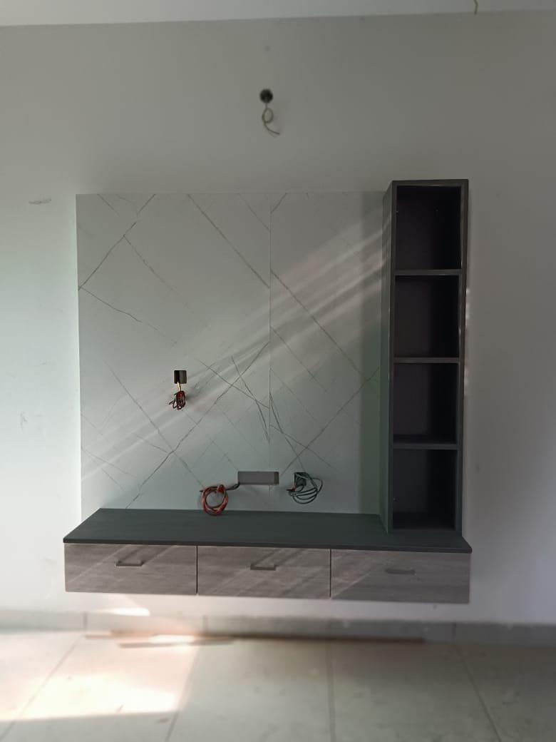 Wall -mounted Tv unit 6